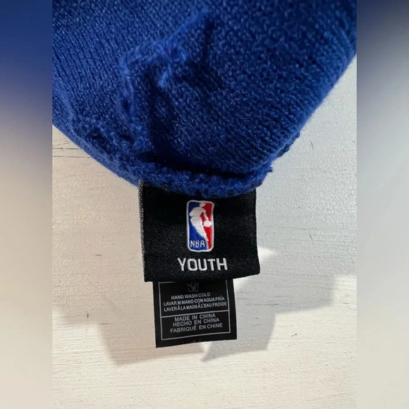 NBA LA Clippers Youth BOYS (8-20Yrs.)
BLUE/RED 100% Acrylic BEANIE Hat - Picture 3 of 5